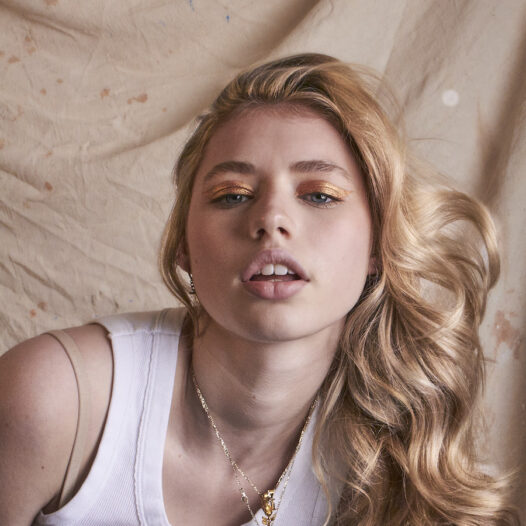 Model with highlighted hair facing the camera, as used as part of the Chaulk online highlighting course